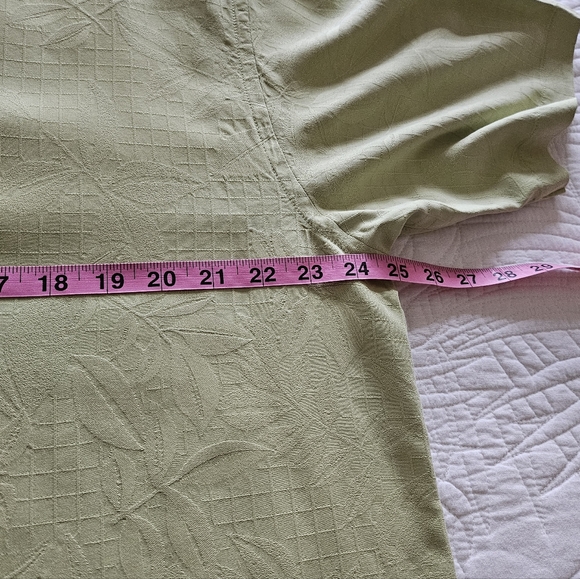 Tommy Bahama Hawaiian Shirt - Picture 8 of 11